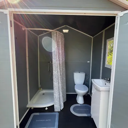 Zakatek Nad Jeziorem אתר קמפינג *