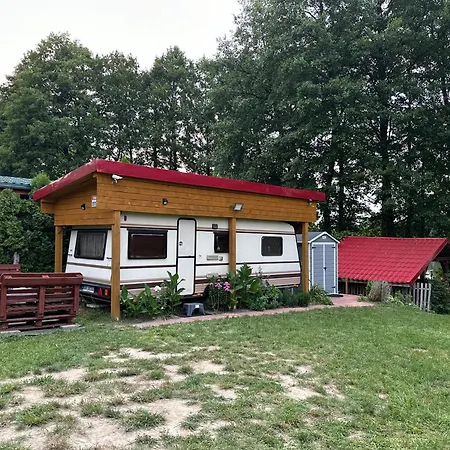 Zakatek Nad Jeziorem אתר קמפינג Ostrow (Pisz)